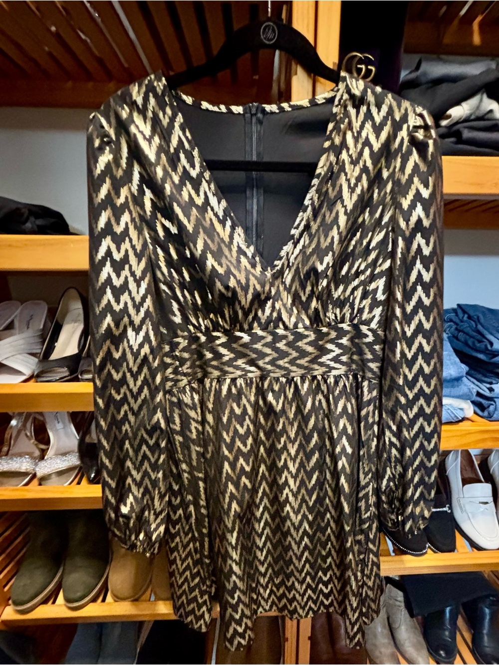 Metallic Chevron V-Neck Party Dress in Black & Gold